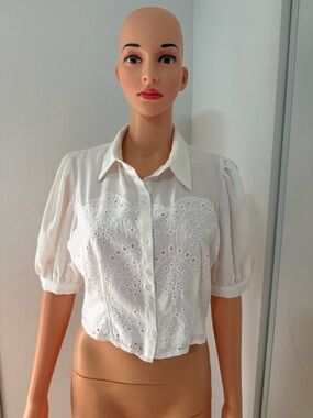 White Eyelet Crop Blouse Puff Sleeve Button Front Milk & Honey Size L